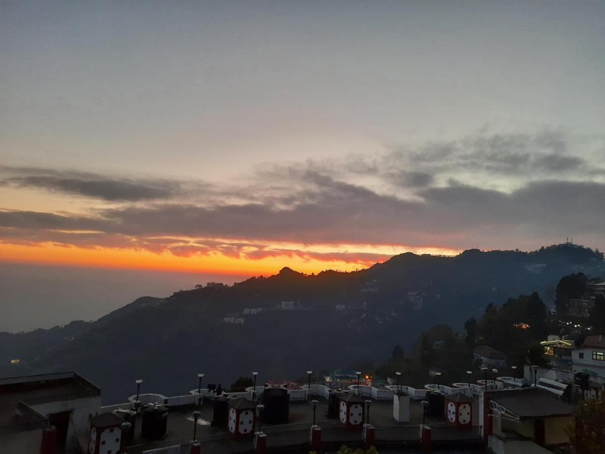 Honeymoon Inn Mussoorie Exteriör bild